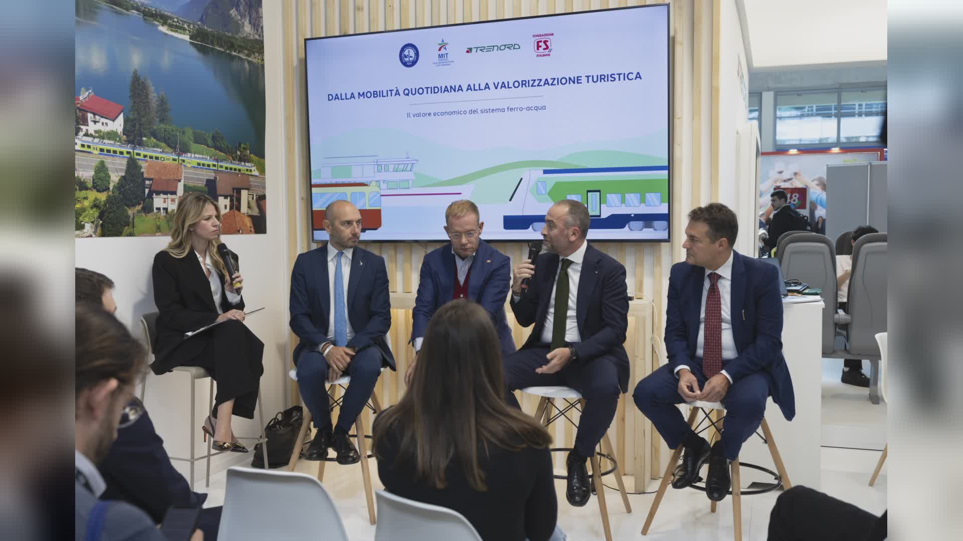 Itinerari treni+battello: la meta preferita è il Lago di Como