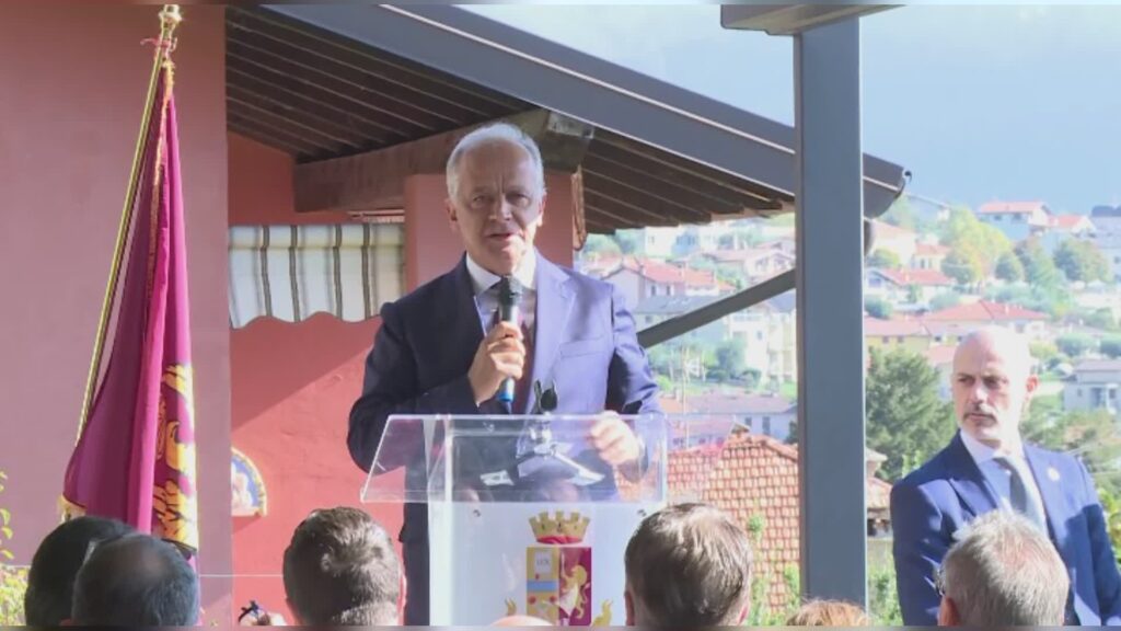 Distaccamento della polizia stradale di Sala Comacina, il taglio del nastro con i ministri Salvini e Piantedosi
