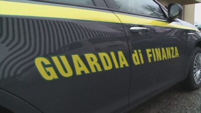 Spaccio al parco giochi di Claino con Osteno, i finanzieri denunciano un 18enne