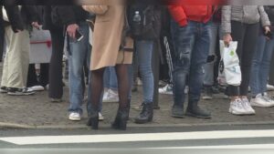 “Rivolta a Como”, assenze più che raddoppiate a scuola e bus vuoti: è l’effetto delle fake news