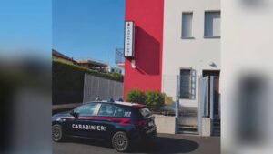 Video intimo come arma di ricatto per ottenere denaro. Revenge porn ad Arosio, 22enne arrestato