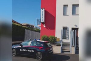 Video intimo come arma di ricatto per ottenere denaro. Revenge porn ad Arosio, 22enne arrestato
