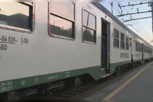 Viaggi gratis per gli under 14 e sconti sugli abbonamenti: l’obiettivo di Regione Lombardia