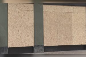 Disordini annunciati, a Como negozi blindati e nuovo blitz della polizia
