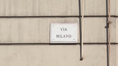 Botte e rapina a un 40enne in via Milano, arrestati un 22enne e una 15enne