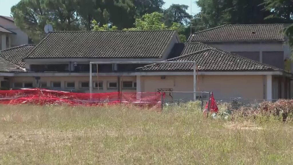 Campo sportivo di Sagnino, affidati i lavori. Abbandonato da anni, 190mila euro per il recupero