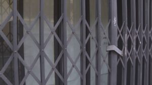 Como, meno negozi di vicinato ma aumentano gli spazi di vendita