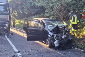 Solbiate con Cagno, scontro tra auto e camion. Un ferito