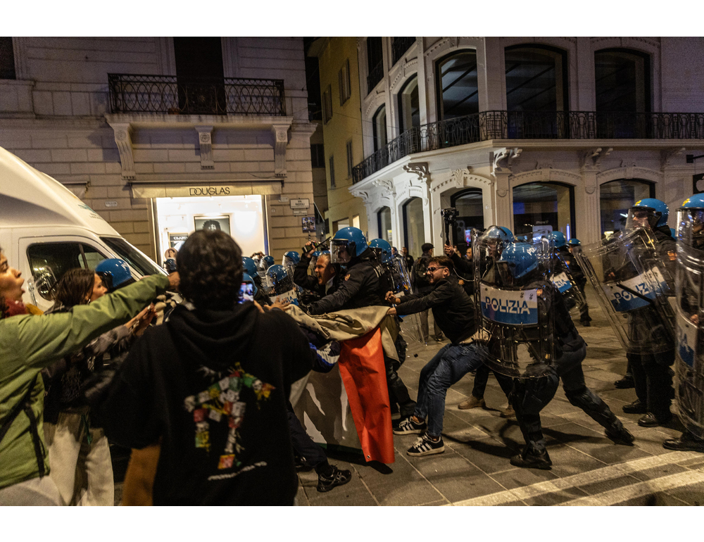 A Bologna Giovani palestinesi celebrano 7 ottobre, evento non autorizzato