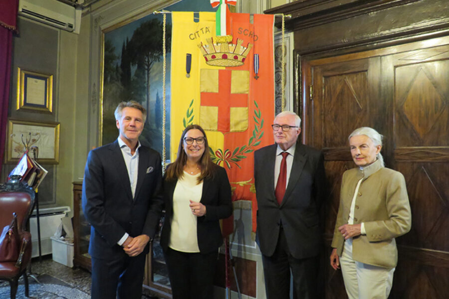 I discendenti delle due dinastie insieme a più di un secolo dal conflitto