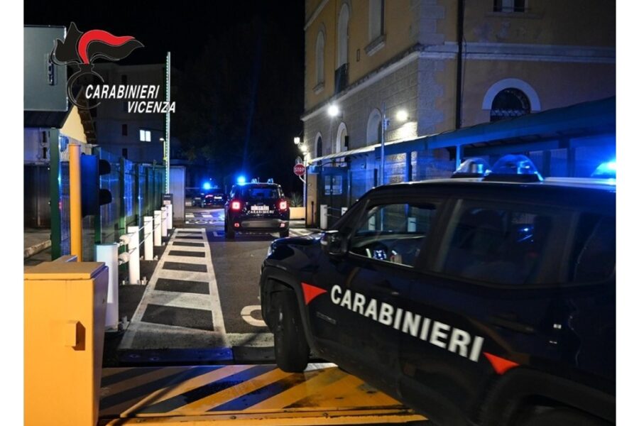 Il diverbio per un presunto approccio dell'uomo verso la compagna di lei