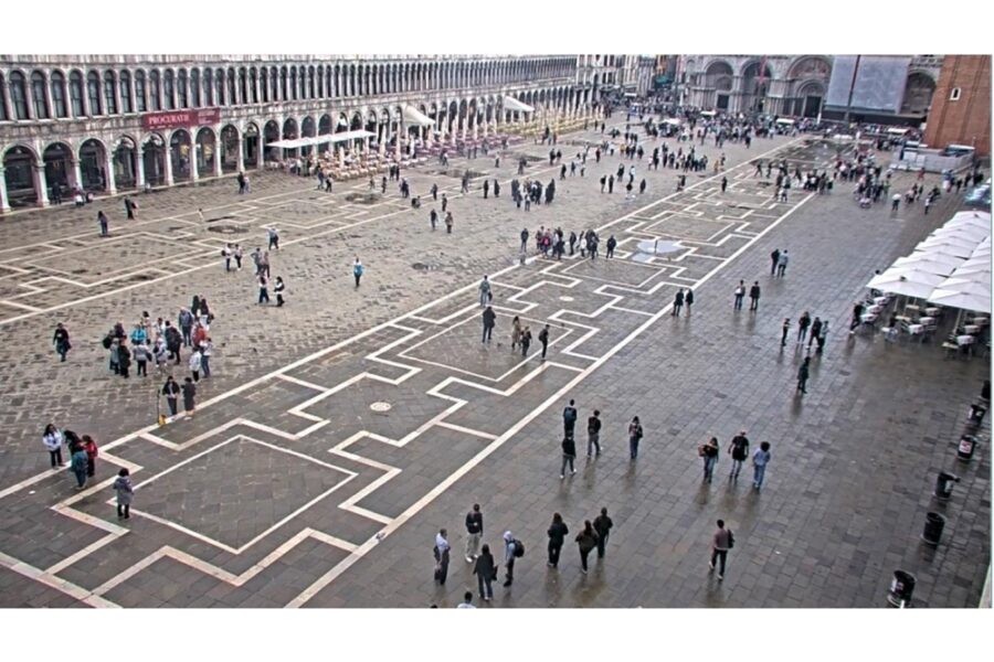 Piazza San Marco asciutta con la prima attivazione delle nuove pompe