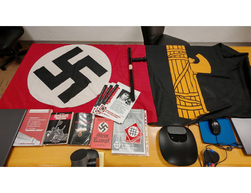 Arrestato 19enne nel Pavese, messaggi nazisti in una chat di scuola