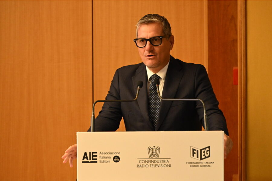 "Accesso fino a 15 anni con i genitori e poi libero da 15 anni"