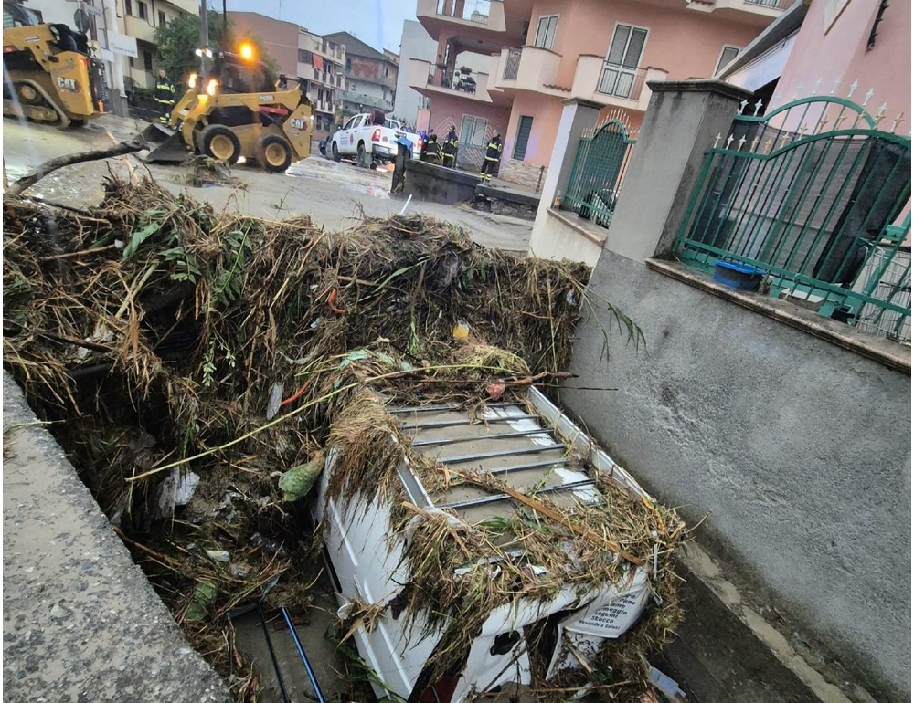 Bomba d’acqua nel Reggino, ‘auto arrivate al mare e muri caduti’