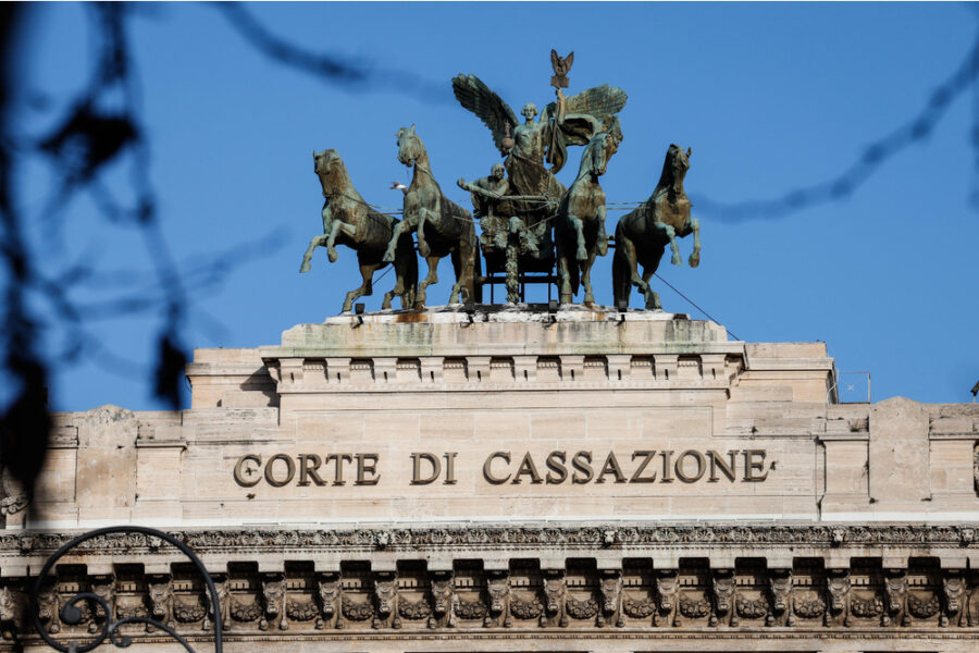 L'omicidio nel marzo 2022 nel giardino di alcune palazzine a Olbia