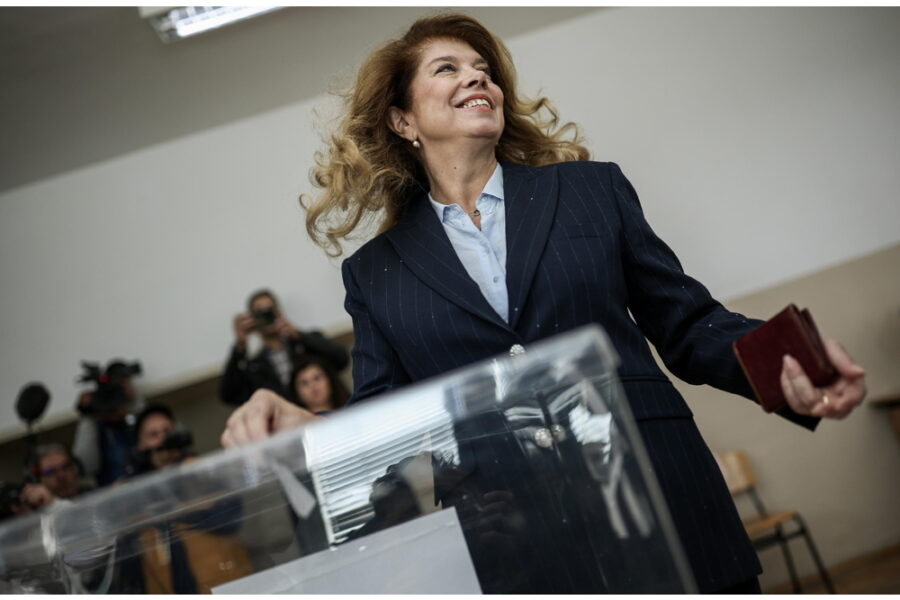 ANSABulgaria-verso-ballottaggio-exit-poll-danno-presidente-uscente-in-leggero-vantaggio