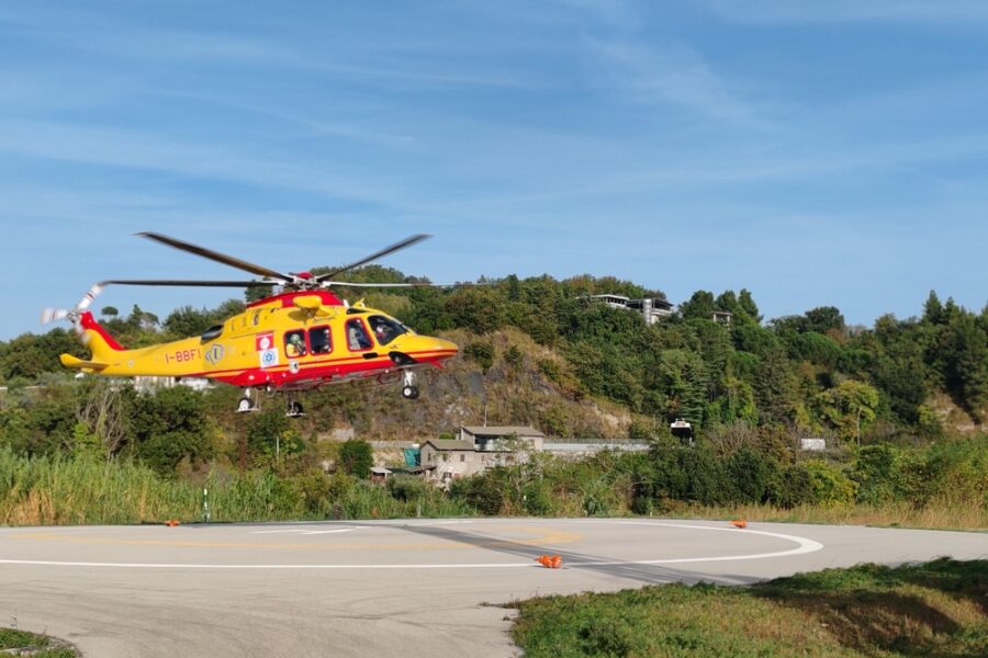Il ragazzo trasferito in eliambulanza all'ospedale Torrette di Ancona