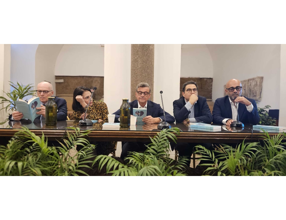 Calenda, senza fondi e IA Servizio sanitario in 10 anni non più sostenibile