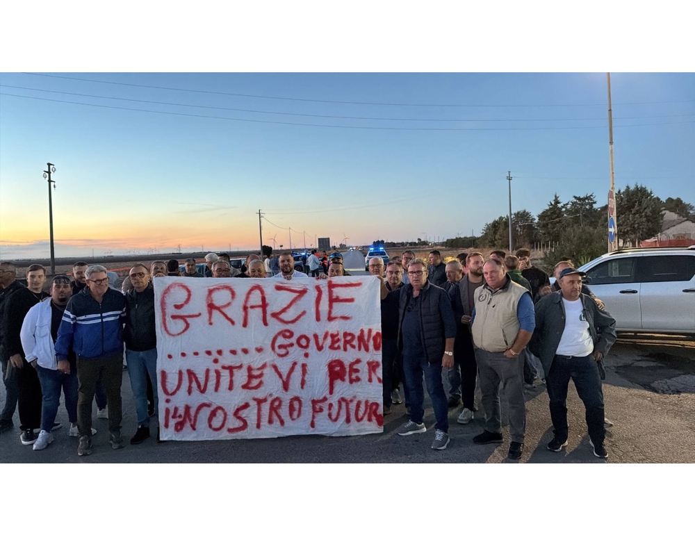 Caro carburante, agricoltori e autotrasportatori scendono in strada nel Foggiano