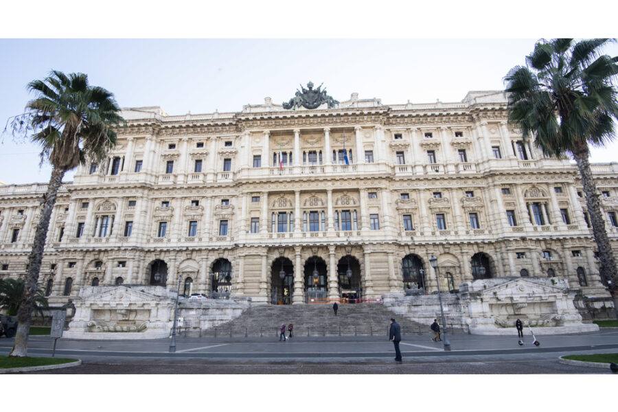 Con rinvio ad un nuovo giudizio del tribunale di Bologna