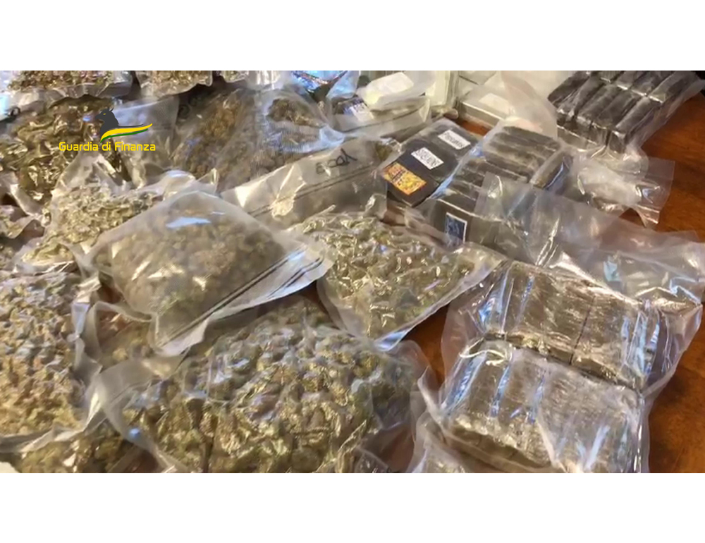 Cocaina alla fragola al cocco e al melone, sequestro nel Varesotto