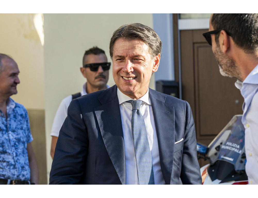 Conte, Schlein indisponibile a passo indietro, ma affrettiamoci su primarie