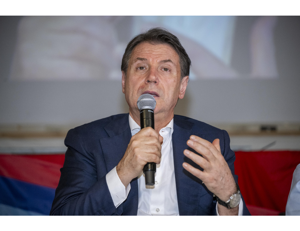 Conte, governo inerte, la casa è un’emergenza anche in Italia