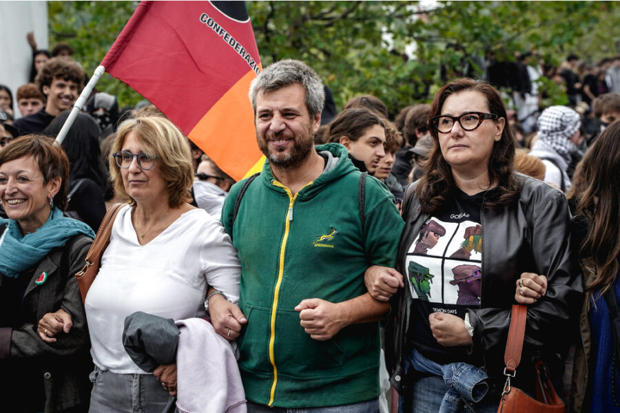 La manifestazione è ferma in corso Inghilterra
