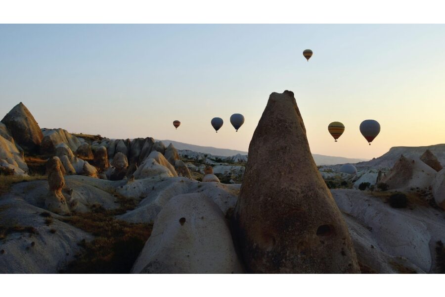 ANSACrolla-un-camino-delle-fate-in-Cappadocia-due-morti