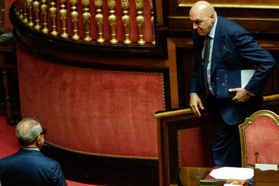 Il ministro della Difesa nell'intervista alla Bbc