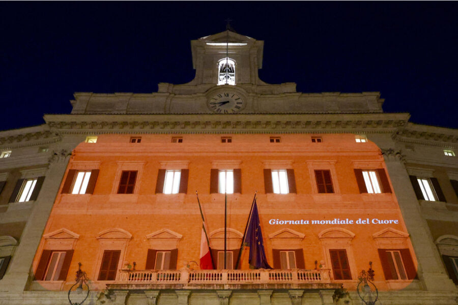 In Parlamento c'è chi vorrebbe celebrare anche il panettone e l'ecospiritualità