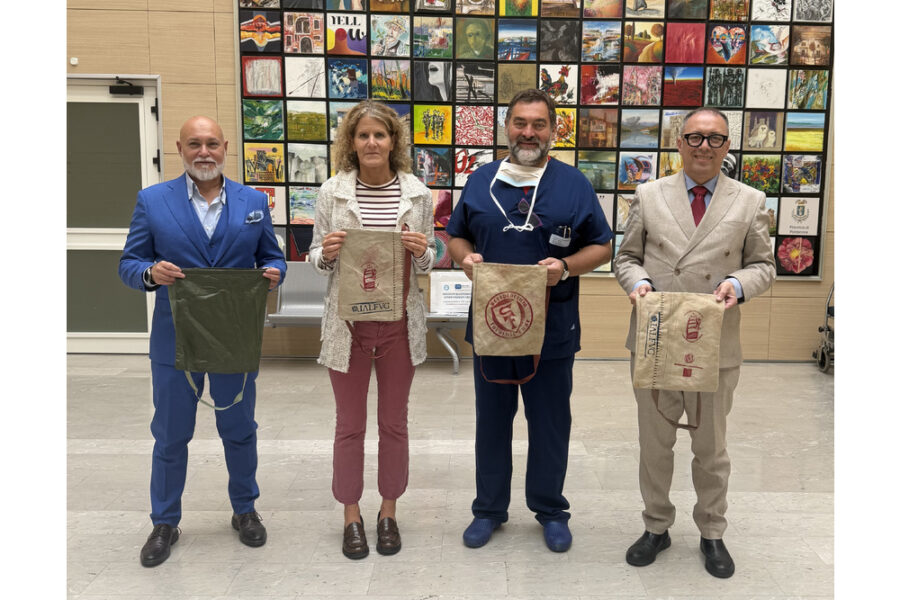 Usati anche i paracadute della Folgore per Cro di Aviano e Senologia di Pisa