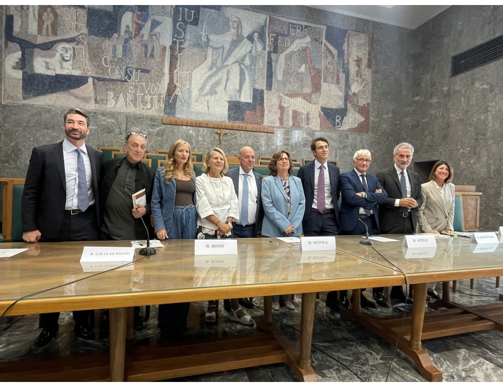 Diagnosi errate, deepfake e minori, il 9 ottobre al via primo processo simulato all’IA