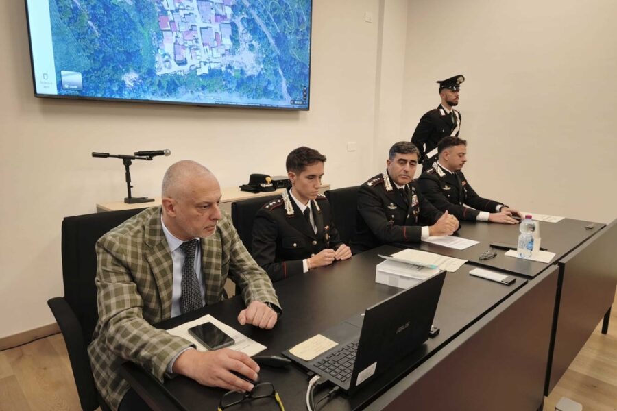 Nel campo nomadi un traffico di rifiuti pericolosi sui territori vincolati dall'Unesco