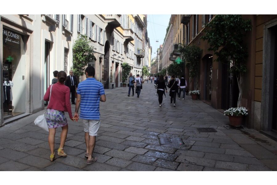 28enne accusato di averla aggredita e di aver tentato di derubarla della borsa