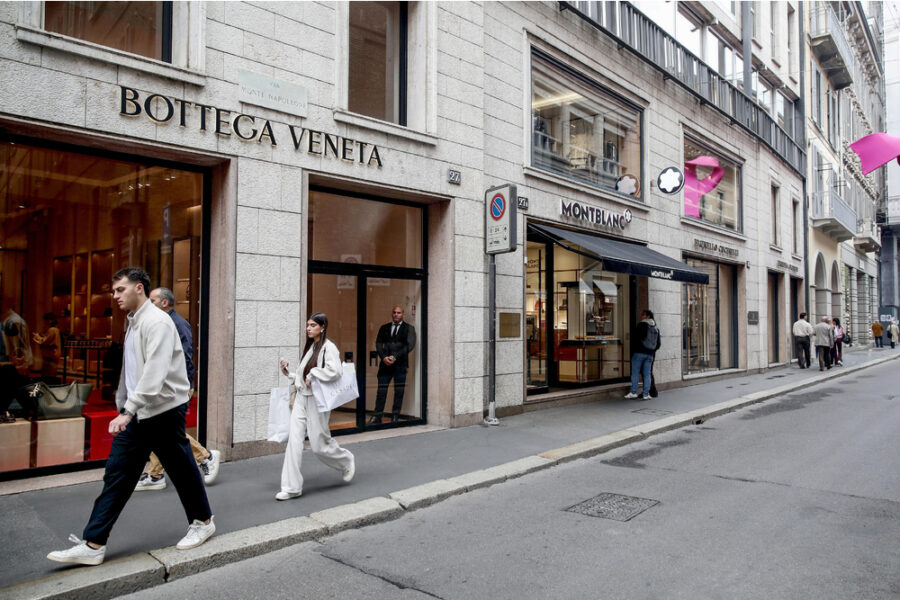 "Ieri avevamo svuotato tutte le vetrine"
