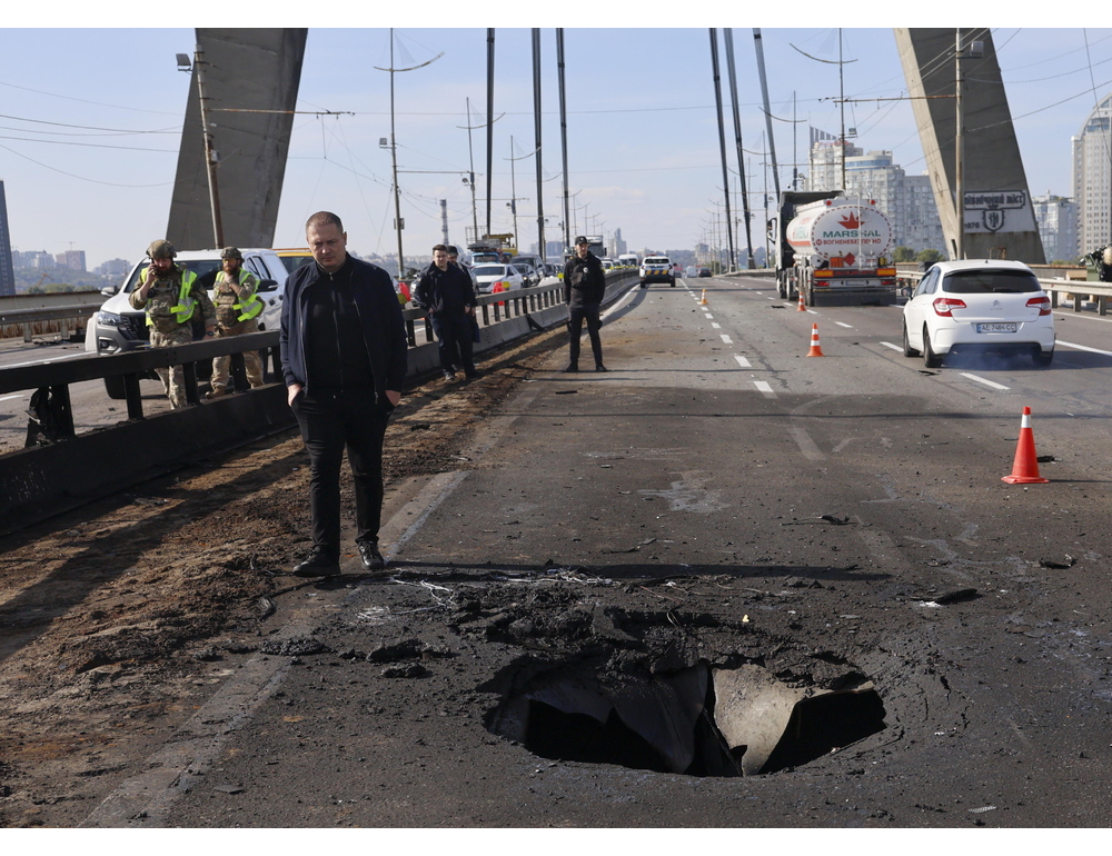 Doppio attacco russo su Kharkiv con missili Banderol, un morto