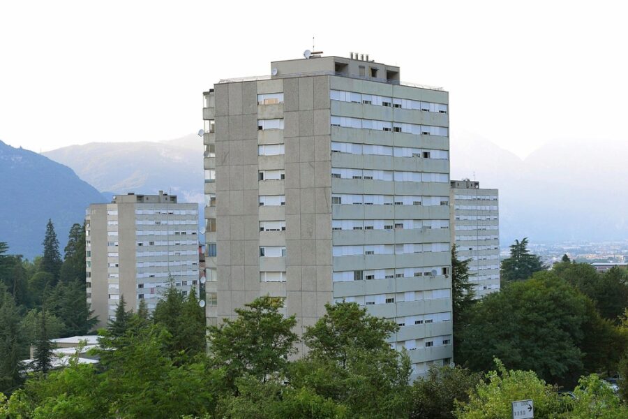 Un proiettile aveva raggiungto la stanza di una ragazza di 17 anni