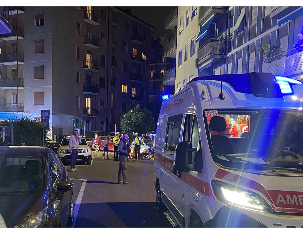 Esplosione in una casa a Bergamo, due feriti in codice rosso
