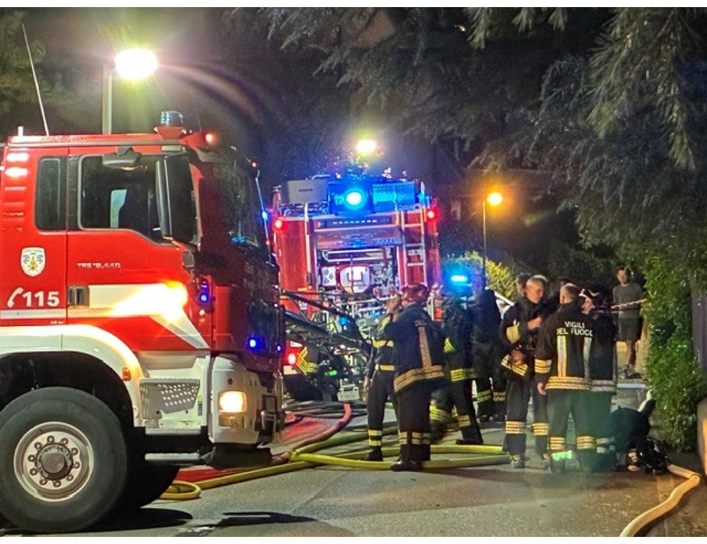 Esplosione in una officina a Roma, un morto