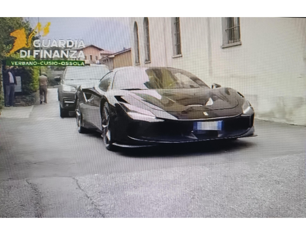 Evasori fiscali con Ferrari, sequestrati beni a due ristoratori