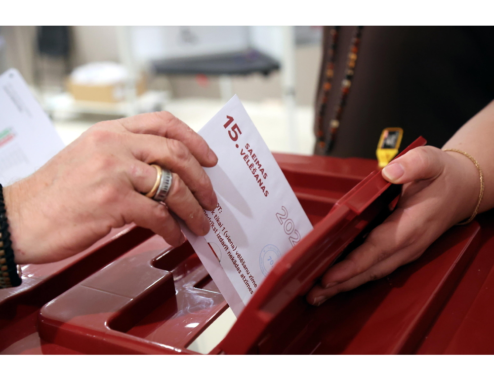 Exit poll Lettonia, ‘partito del premier Kulbergs in testa col 35,6% dei consensi’
