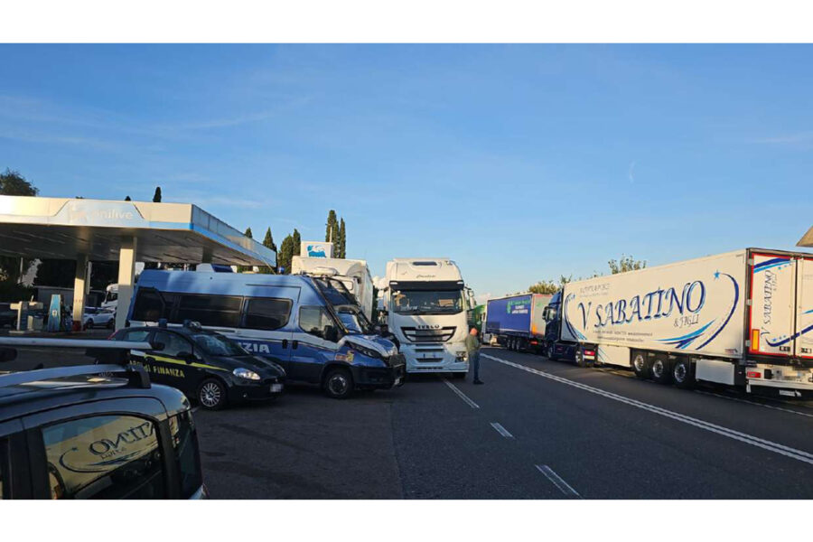 'Senso di responsabilità e tutela sicurezza nazionale. Il 27 risposte o saliremo a Roma'