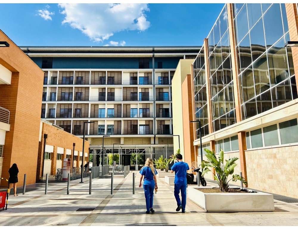 Firmato contratto per dirigenti medici, fino a 560 euro al mese in più