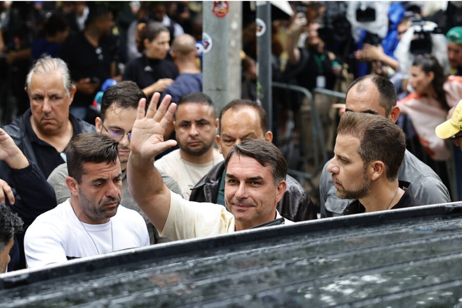 Il candidato parla di campagna 'allegra e pulita' e invita gli elettori alle urne