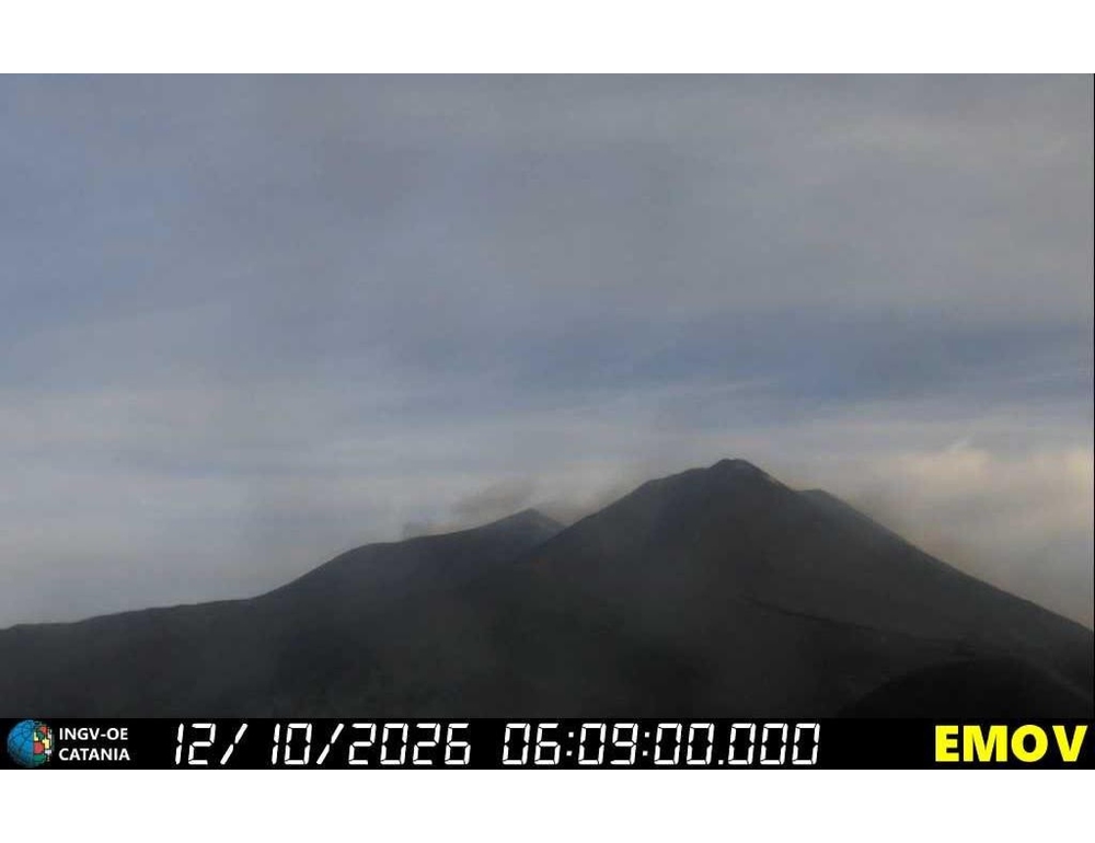 Forte degassamento dal cratere Nord-Est dell’Etna, aumenta tremore
