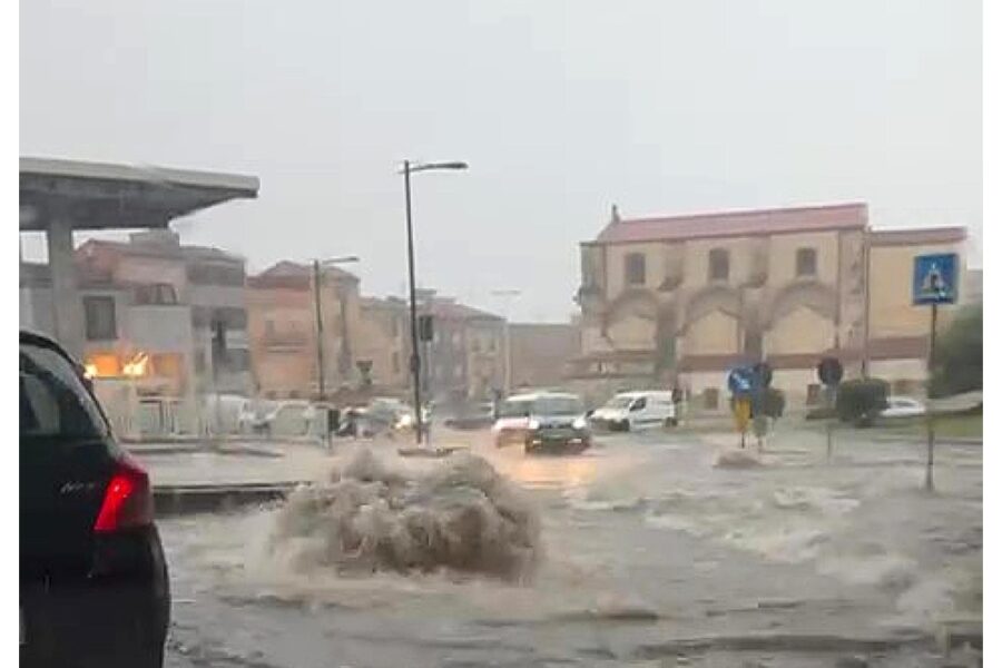 Dalle ore 15 intensificazione precipitazioni nell'area vesuviana e isole del Golfo