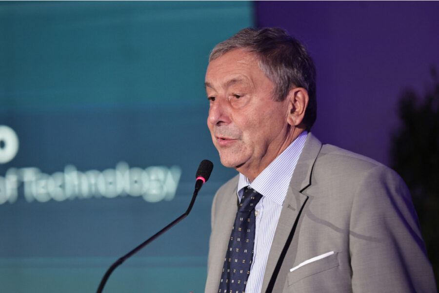 "Rischio più grande pensare possa sostituire la capacità di ragionare"