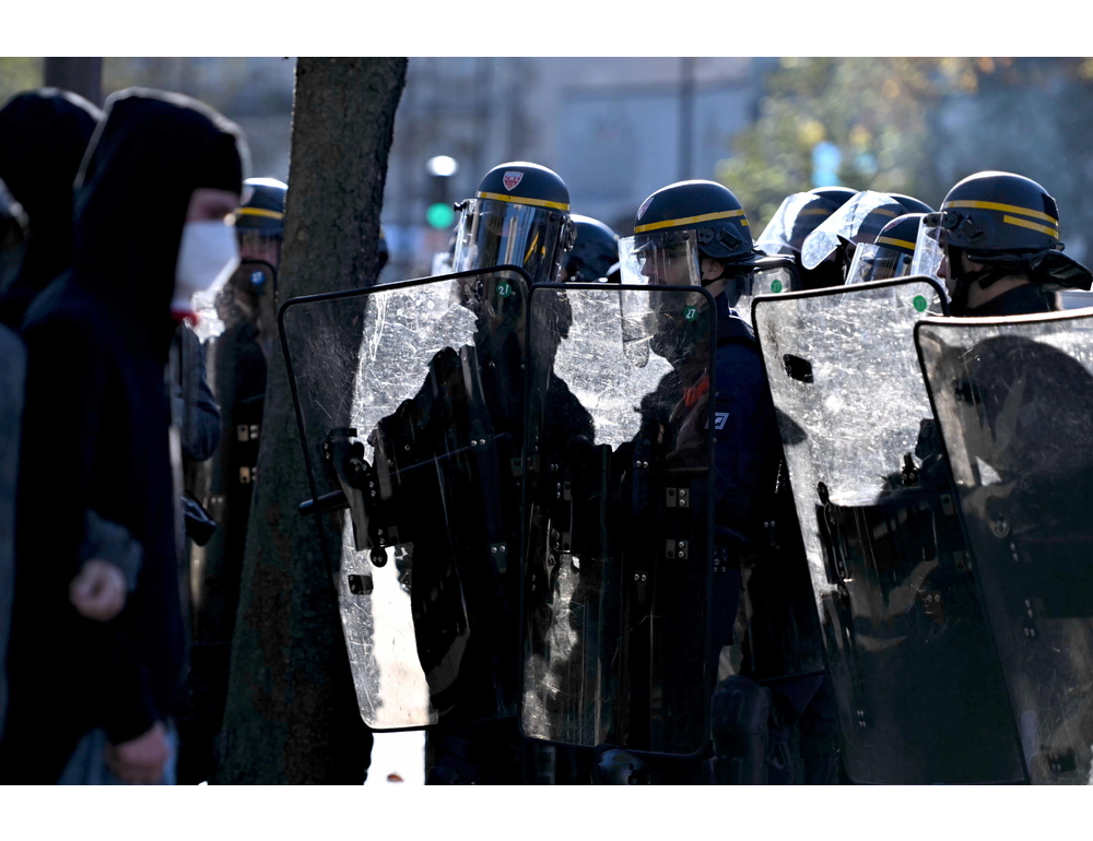 Francia, indagini su 36 casi di presunte violenze di polizia nelle proteste